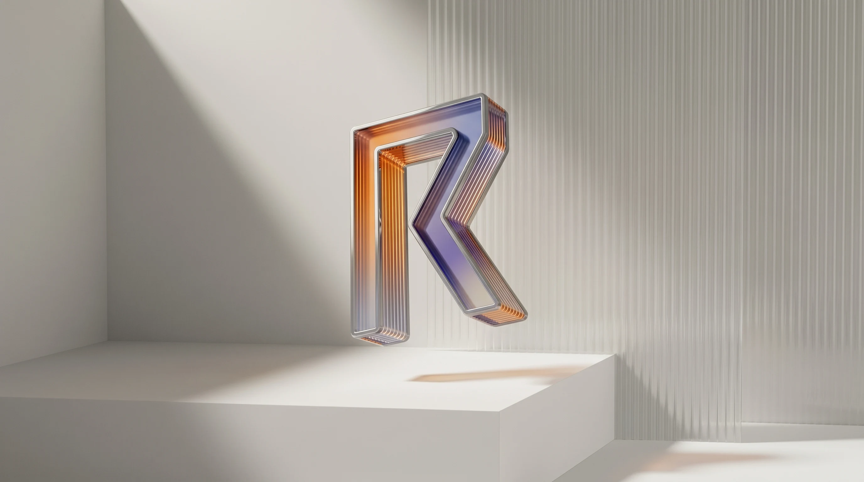 Vissor R sculpture in glass and steel